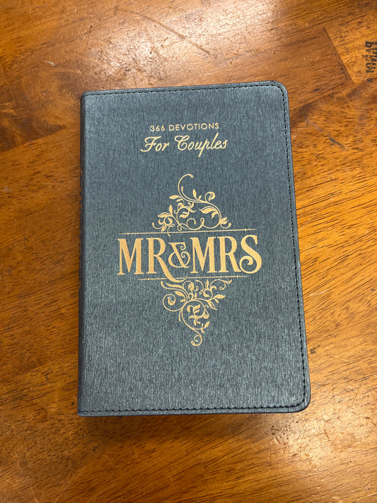 366 Devotions for Couples: Mr & Mrs